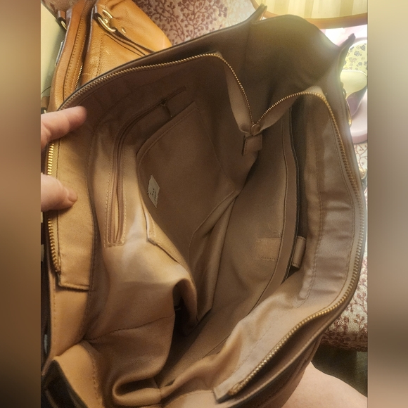 4 Purses - Picture 4 of 10